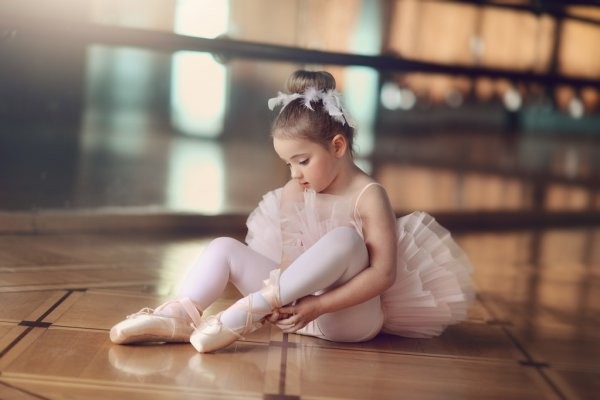 depositphotos_63289561-stock-photo-little-ballerina