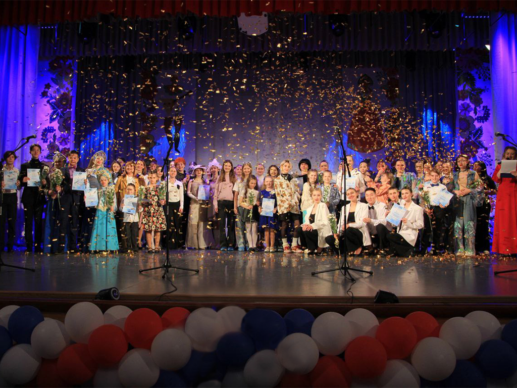 Гала-концерт и награждение участников фестиваля «Я росинка твоя, Россия»